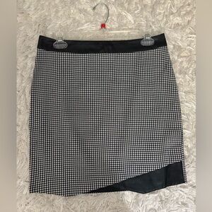 Black and White Houndstooth Skirt